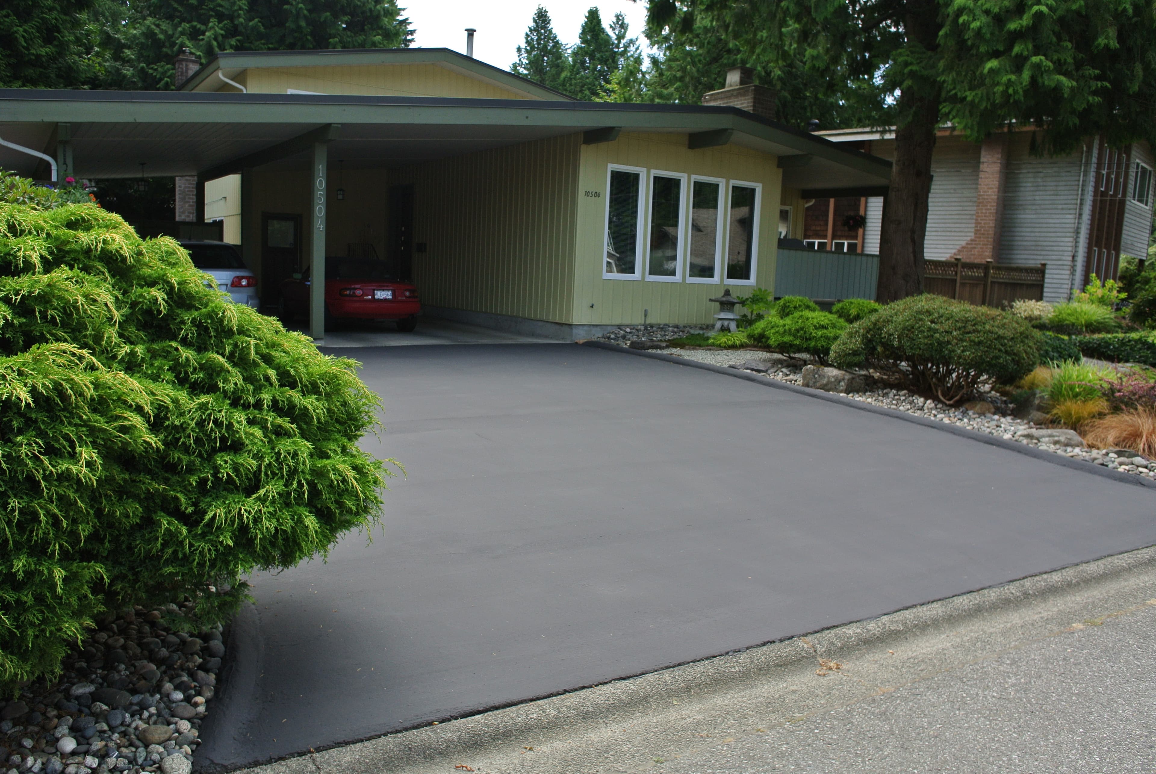 Residential Driveways surface systems by HUB — Canadian installation — installation photo 6