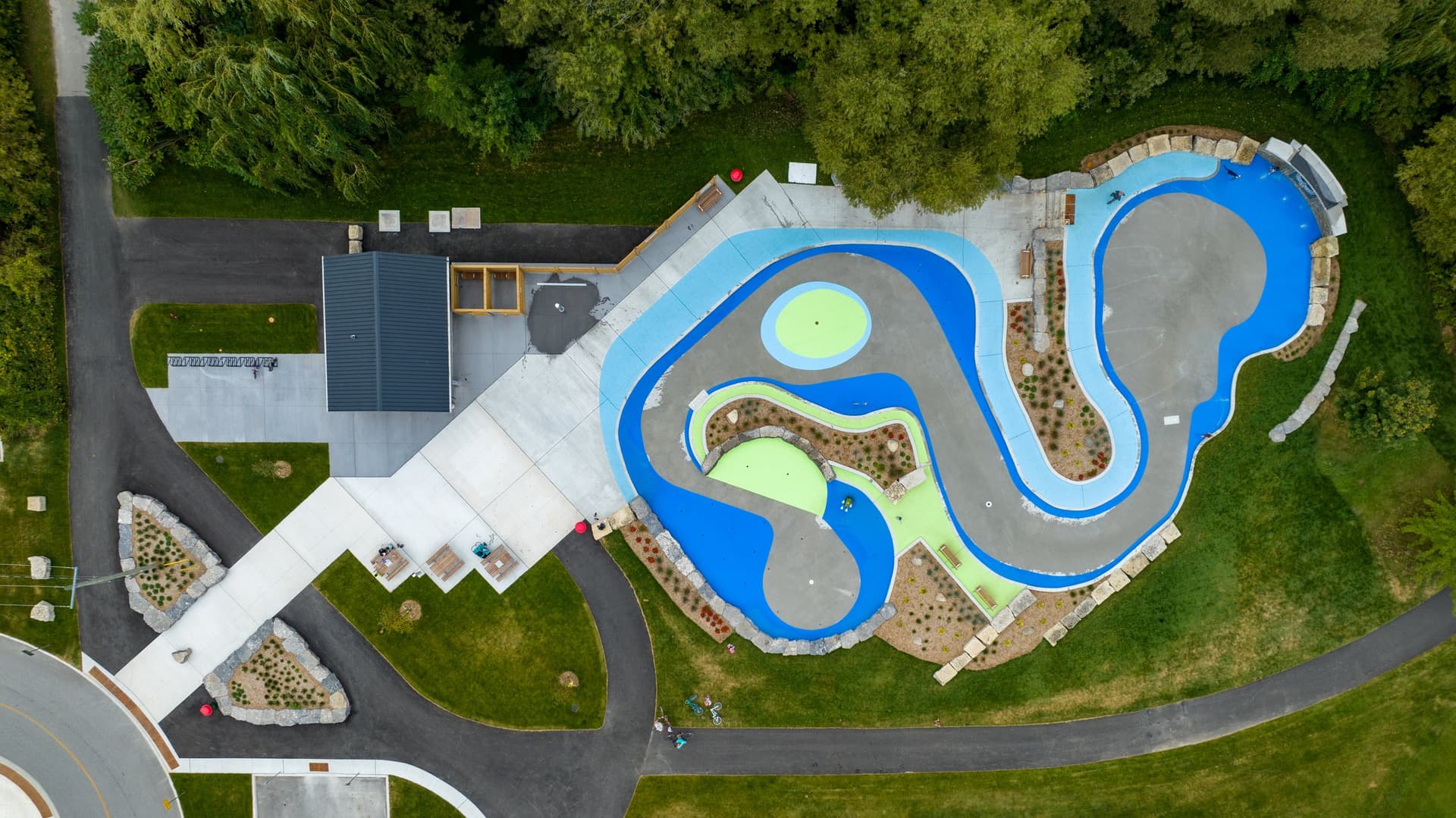 Splash pad surfacing specified for wet play surfaces with slip resistance — a municipal splash pad