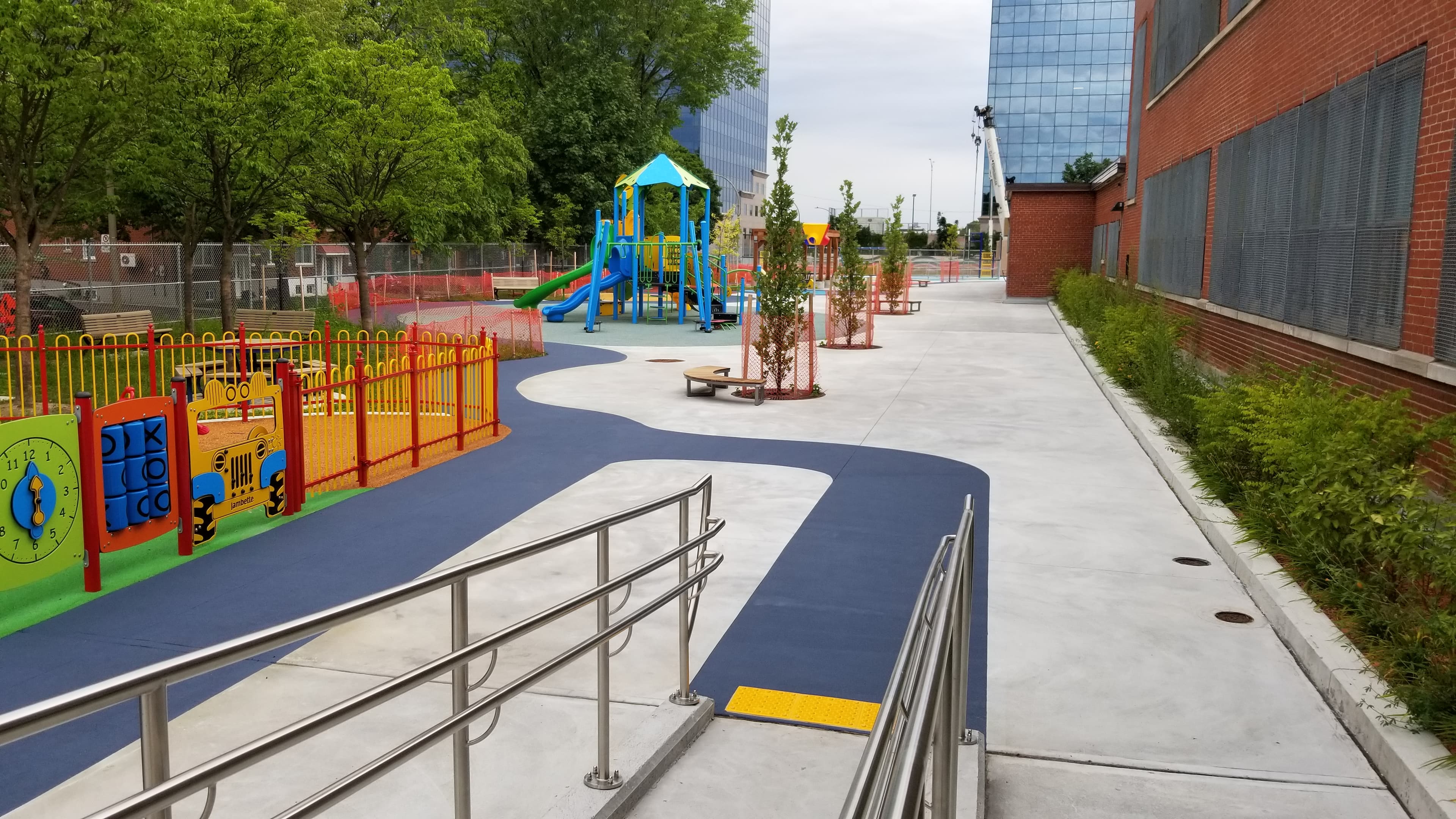Playgrounds surface systems by HUB — Canadian installation — installation photo 4