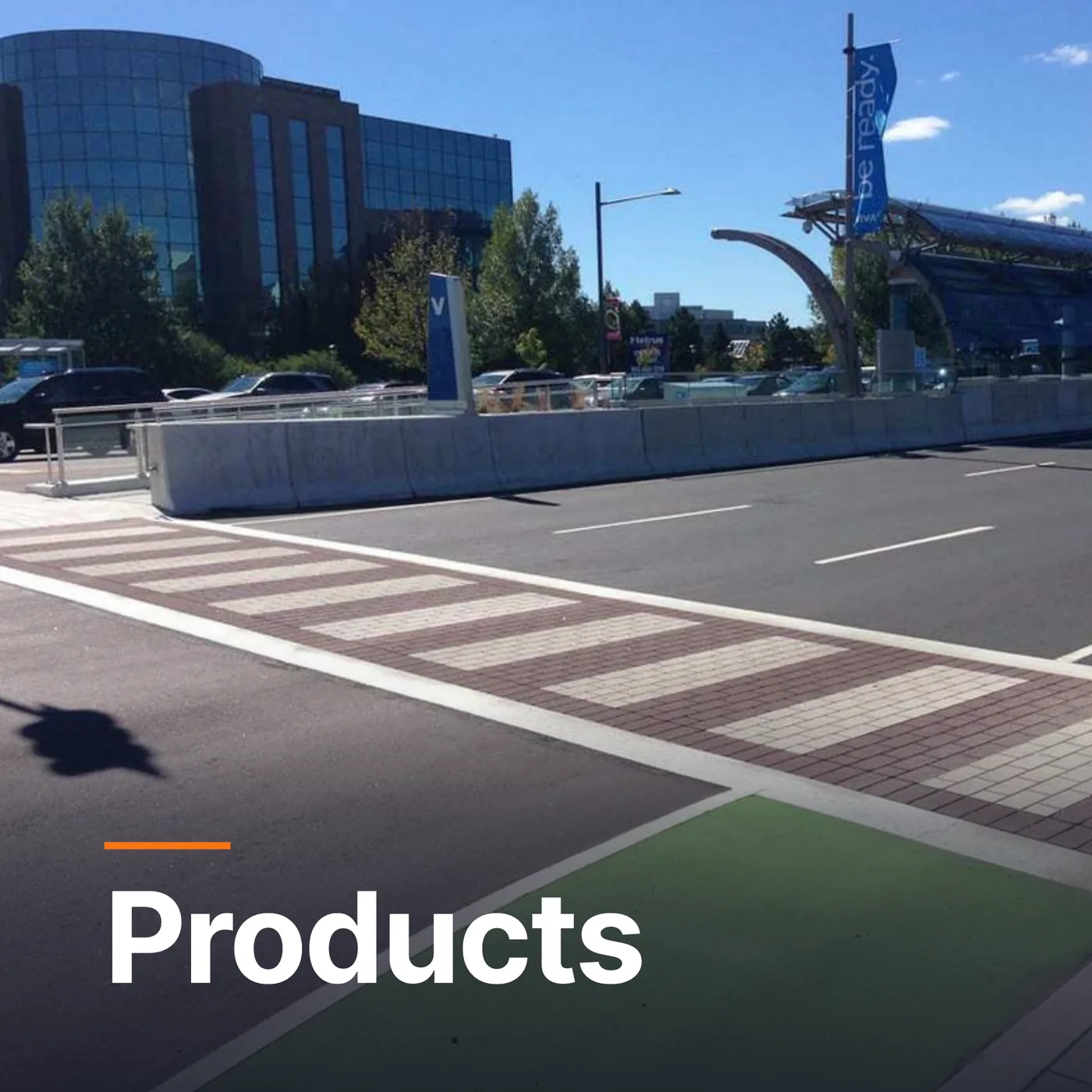 A transit crosswalk in TrafficPatternsXD beside a bus lane